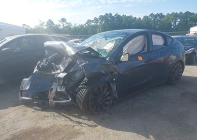 2022 Tesla Model Y Performance Dual Motor All-wheel Drive, Front End damage, Iaai lot 45932896, photo 2 of 17