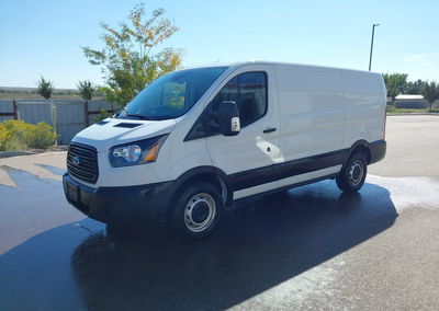2019 Ford Transit-150, daño Normal Wear & Tear, Iaai lote 46317049, foto 2 de 16