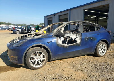 2020 Tesla Model Y, daño Incendio, Copart lote 71188546, foto 1 de 11
