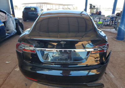 2020 Tesla Model S, daño Trasero, Copart lote 71258086, foto 6 de 12