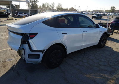 2026 Tesla Model Y Premium Rear-wheel Drive/rear-wheel Drive, daño Front & Rear, Iaai lote 46448414, foto 4 de 18