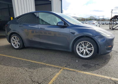 2021 Tesla Model Y, daño Lateral, Copart lote 74216436, foto 4 de 12