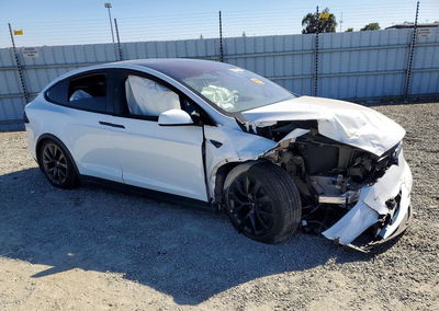 2023 Tesla Model X, uszkodzenie: Przód, Copart lot 69341506, zdjęcie 4 z 14