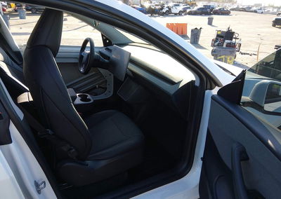 2026 Tesla Model Y Premium Rear-wheel Drive/rear-wheel Drive, daño Front & Rear, Iaai lote 46448414, foto 5 de 18