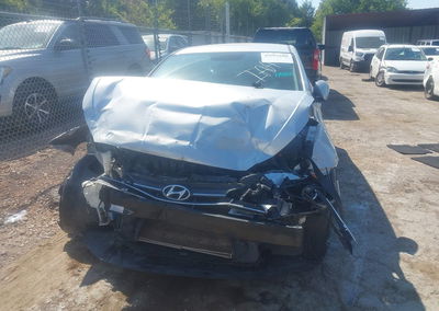 2019 Hyundai Elantra Se, Front End damage, Iaai lot 45991680, photo 12 of 16