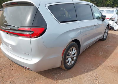 2026 Chrysler Pacifica Limited, Front End damage, Iaai lot 46441578, photo 4 of 16
