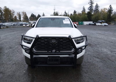 2023 Toyota Tacoma Trd Off Road, daño Frontal, Iaai lote 46440345, foto 12 de 21
