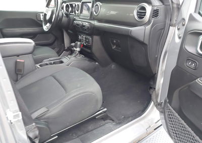 2020 Jeep Wrangler Unlimited Sahara 4x4, daño Trasero, Iaai lote 46062810, foto 5 de 16