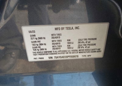 2023 Tesla Model Y Awd/long Range Dual Motor All-wheel Drive, daño Trasero, Iaai lote 46135737, foto 9 de 14