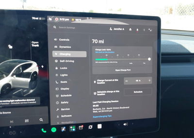 2026 Tesla Model Y Premium Rear-wheel Drive/rear-wheel Drive, daño Frontal, Iaai lote 46148064, foto 17 de 23