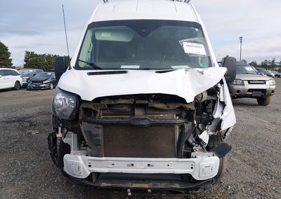 2022 Ford Transit-250 Cargo Van, daño Frontal izquierdo, Iaai lote 46084604, foto 13 de 17