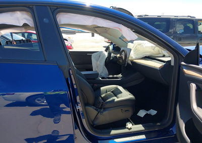 2023 Tesla Model Y, uszkodzenie: Przód, Iaai lot 46043791, zdjęcie 5 z 17