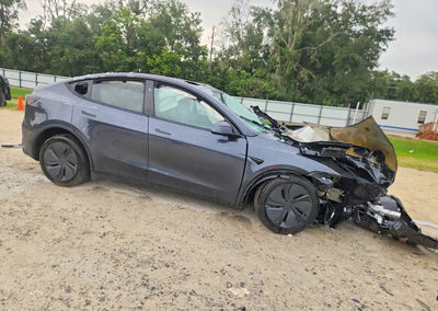 2026 Tesla Model Y, пошкодження: Бік, Copart лот 63014106, фото 4 з 14