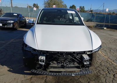 2026 Tesla Model Y Premium Rear-wheel Drive/rear-wheel Drive, daño Front & Rear, Iaai lote 46448414, foto 12 de 18