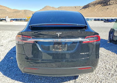 2020 Tesla Model X, daño Frontal, Copart lote 71325776, foto 6 de 14