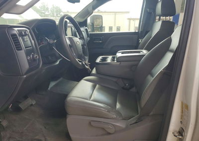 2019 Chevrolet Silverado C2500 Heavy Duty, Minor Dents/Scratches damage, Copart lot 71413466, photo 4 of 9