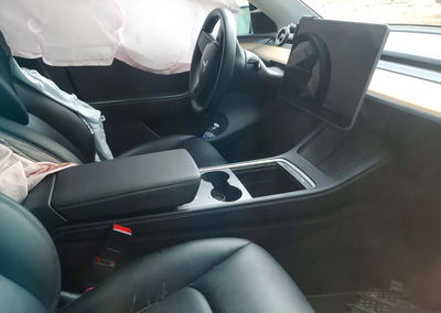 2024 Tesla Model Y, uszkodzenie: Przód, Copart lot 59867806, zdjęcie 9 z 13
