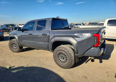 2024 Toyota Tacoma Trd Off-road Hv, uszkodzenie: Przód, Copart lot 67853526, zdjęcie 2 z 12