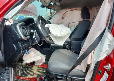 2021 Toyota Tacoma Sr5 V6, daño Frontal, Copart lote 69752126, foto 7 de 14