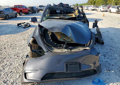 2025 Tesla Model Y, Ao damage, Copart lot 62287776, photo 5 of 13