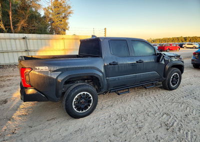 2024 Toyota Tacoma Trd Off-road, uszkodzenie: Przód, Copart lot 73916606, zdjęcie 3 z 12