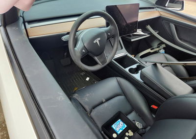 2024 Tesla Model Y, uszkodzenie: Przód, Copart lot 70289636, zdjęcie 8 z 13