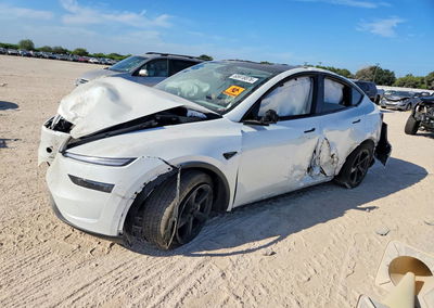 2026 Tesla Model Y, daño Ao, Copart lote 65918076, foto 1 de 13