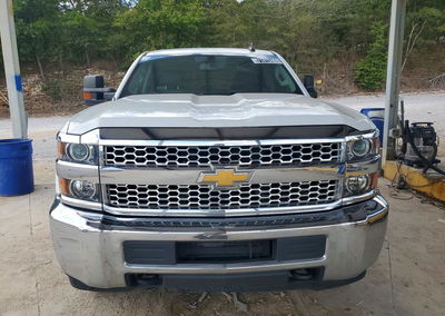 2019 Chevrolet Silverado C2500 Heavy Duty, Minor Dents/Scratches damage, Copart lot 71413466, photo 2 of 9