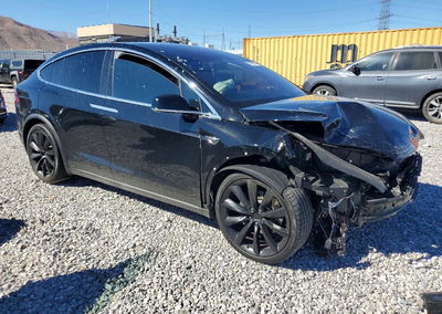 2020 Tesla Model X, daño Frontal, Copart lote 71325776, foto 4 de 14