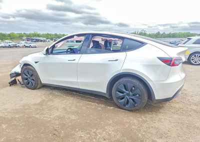 2024 Tesla Model Y, uszkodzenie: Przód, Copart lot 70289636, zdjęcie 2 z 13