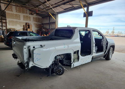 2025 Chevrolet Silverado, Side damage, Copart lot 69672716, photo 3 of 13