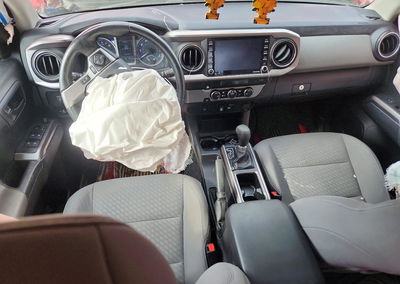 2021 Toyota Tacoma Sr5 V6, daño Frontal, Copart lote 69752126, foto 8 de 14